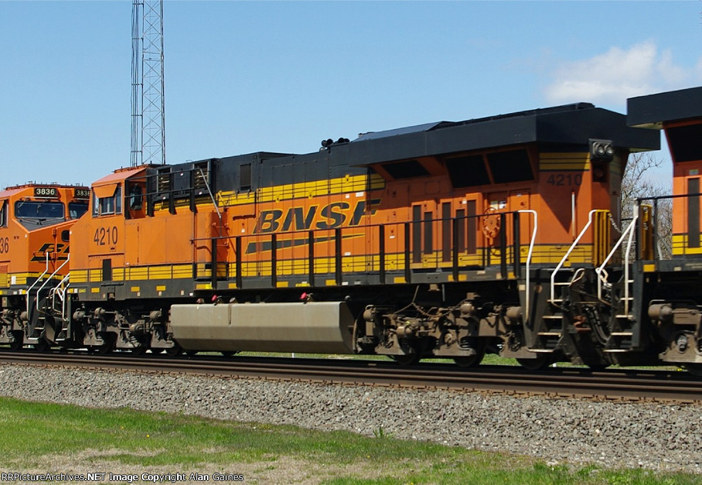 BNSF 4210